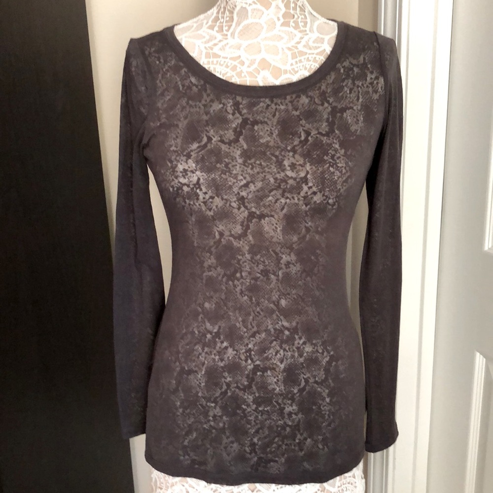 PERFECT condition EXPRESS long sleeve animal design material size S grey color